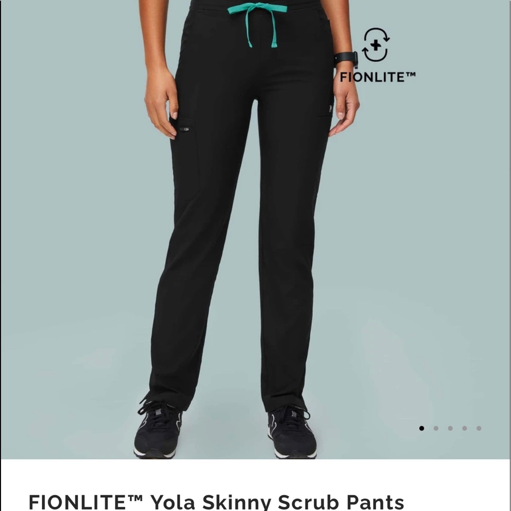 Figs FionLite Black Skinny Yola Scrub Pant